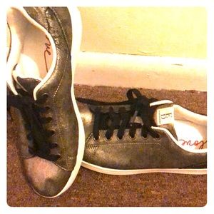 Ellen degeneres sneakers